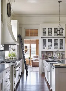 Classical-architecture-open-kitchen-Louissiana-bayou-house Classical-architecture-open-kitchen-Louissiana-bayou-house
