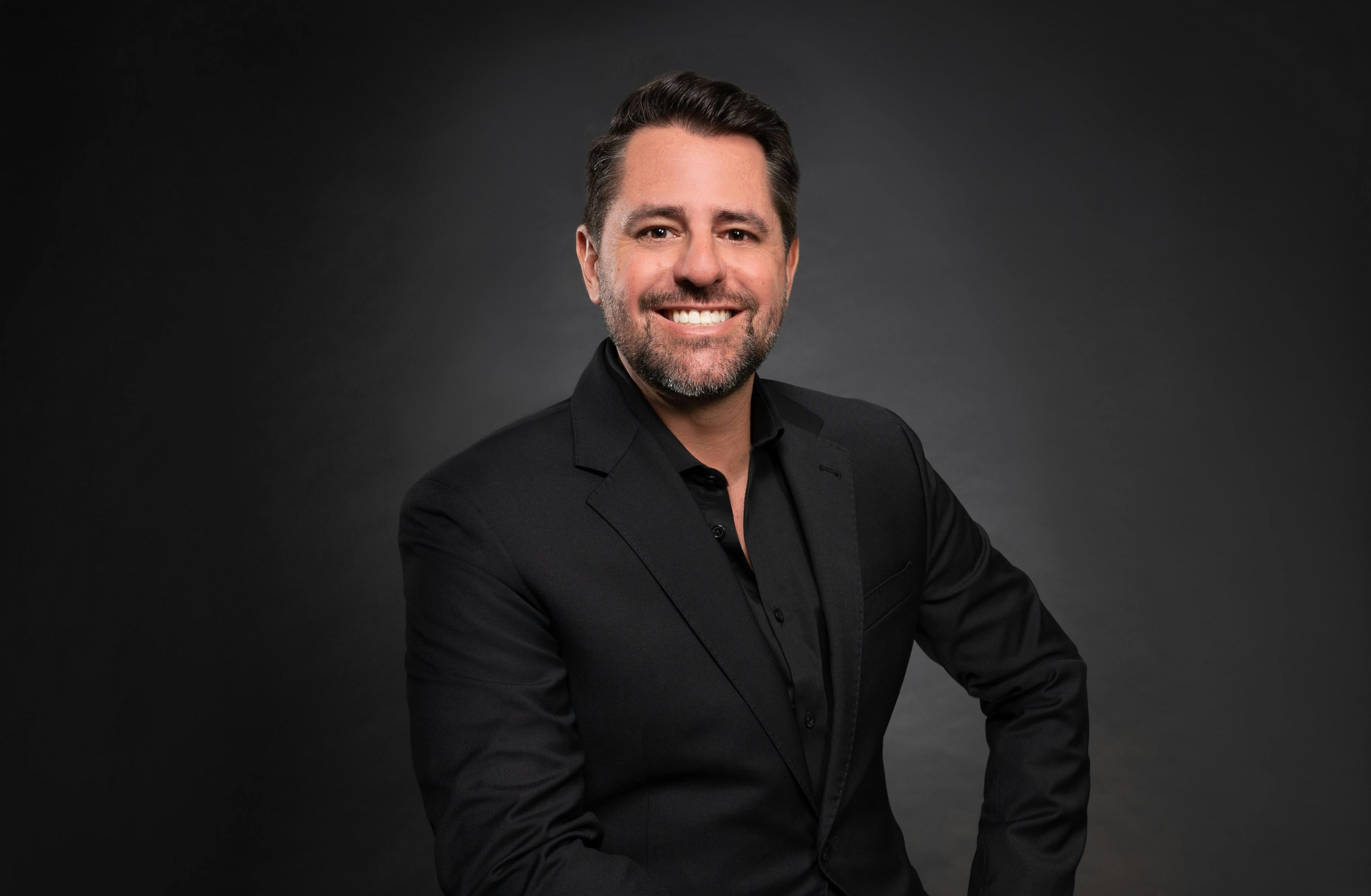 ryan perrone headshot