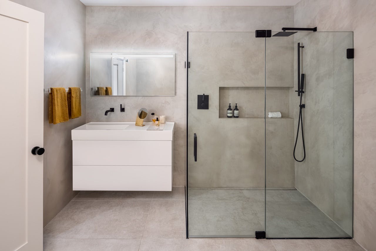 Photo of a bathroom with a barrier free shower (curbless) | universal design