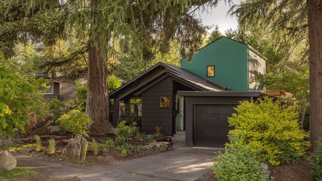 Front elevation of Chez Shay