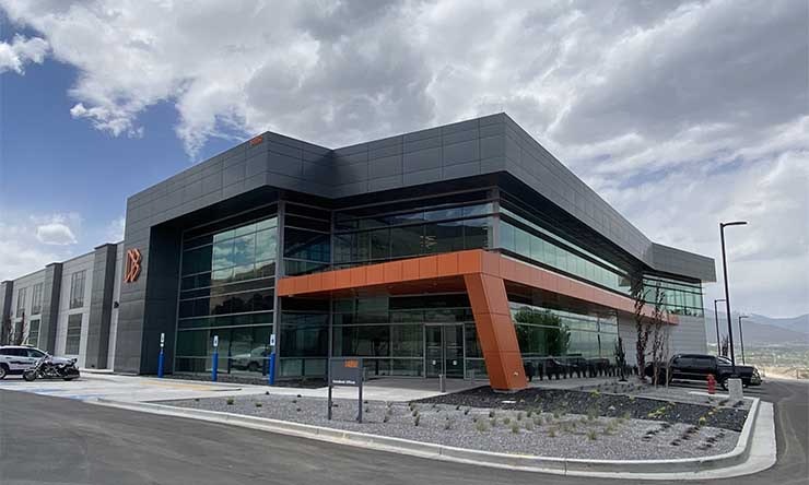 The exterior of the DataBank SLC5 data center on the company&rsquo;s Granite Point campus in Bluffdale, Utah. (Image: DataBank)