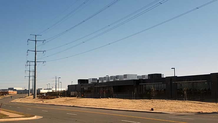 The first building on the Sabey Data Centers campus in Ashburn, Virginia. (Photo: Rich Miller)