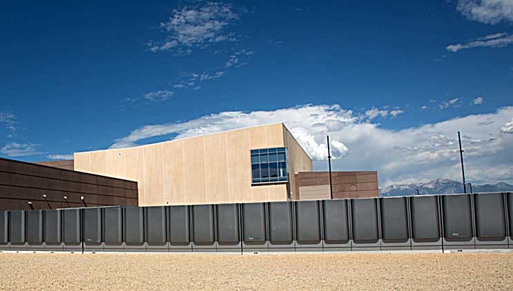 A row of Bloom Energy fuel cells outside the eBay data center in South Jordan, Utah. (Photo: Bloom Energy)