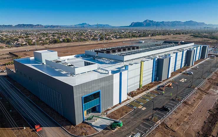 An aerial view of the NTT Global Data Center Americas PH1 facility in Mesa, Arizona.