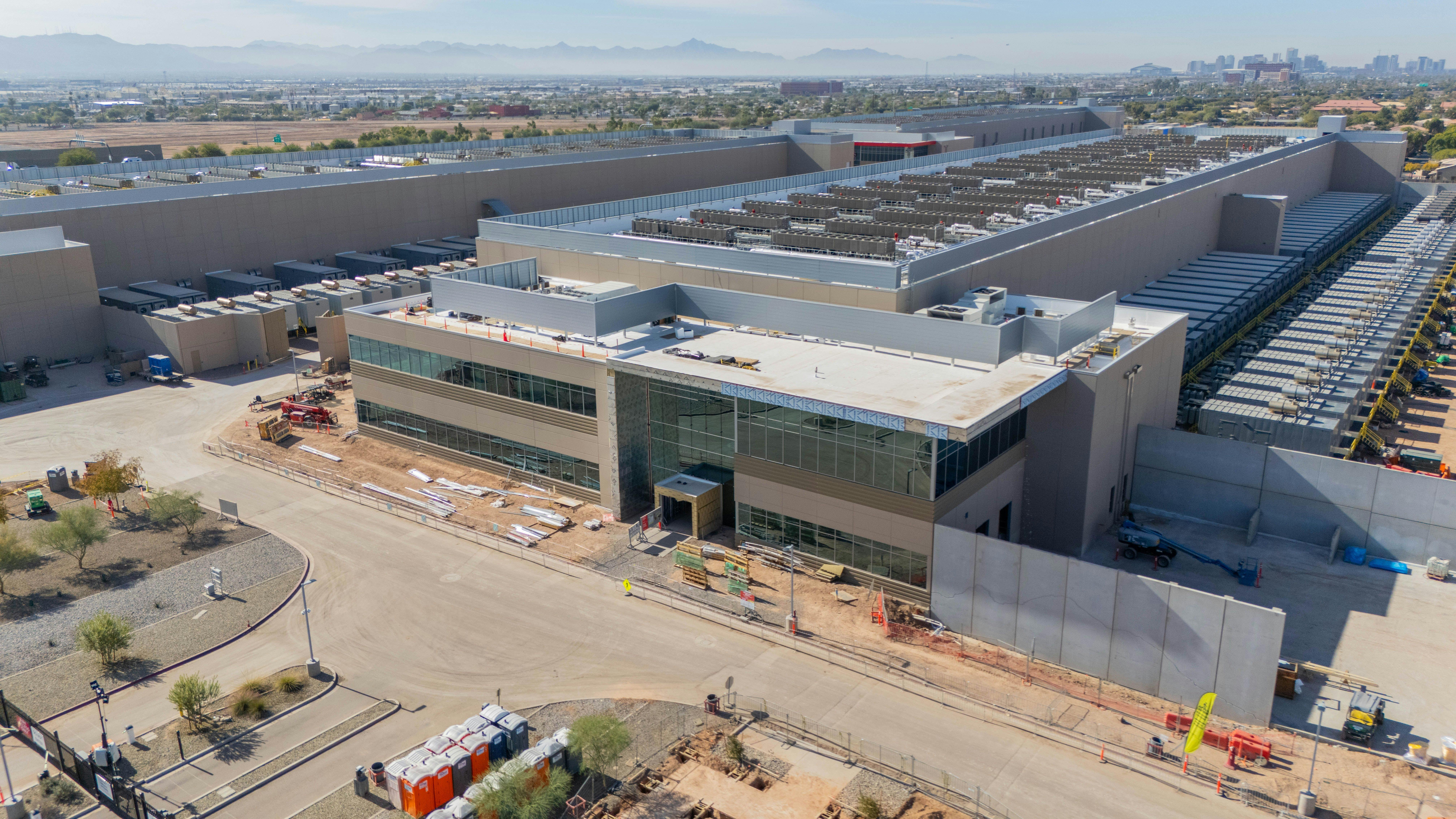 Aerial view of a QTS data center in central Phoenix under construction.