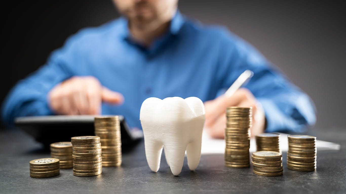 dreamstime_xxl_212682195