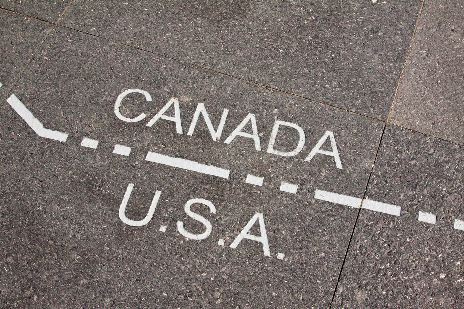 USA Canada border sign