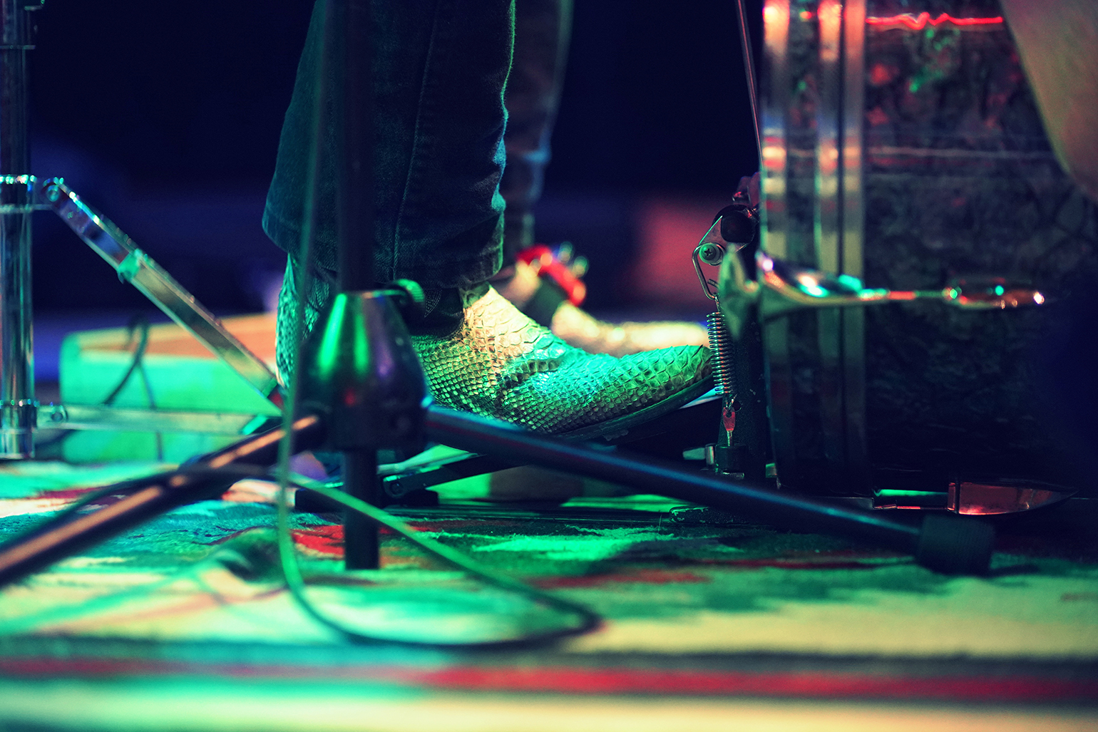 speaker cable at concert