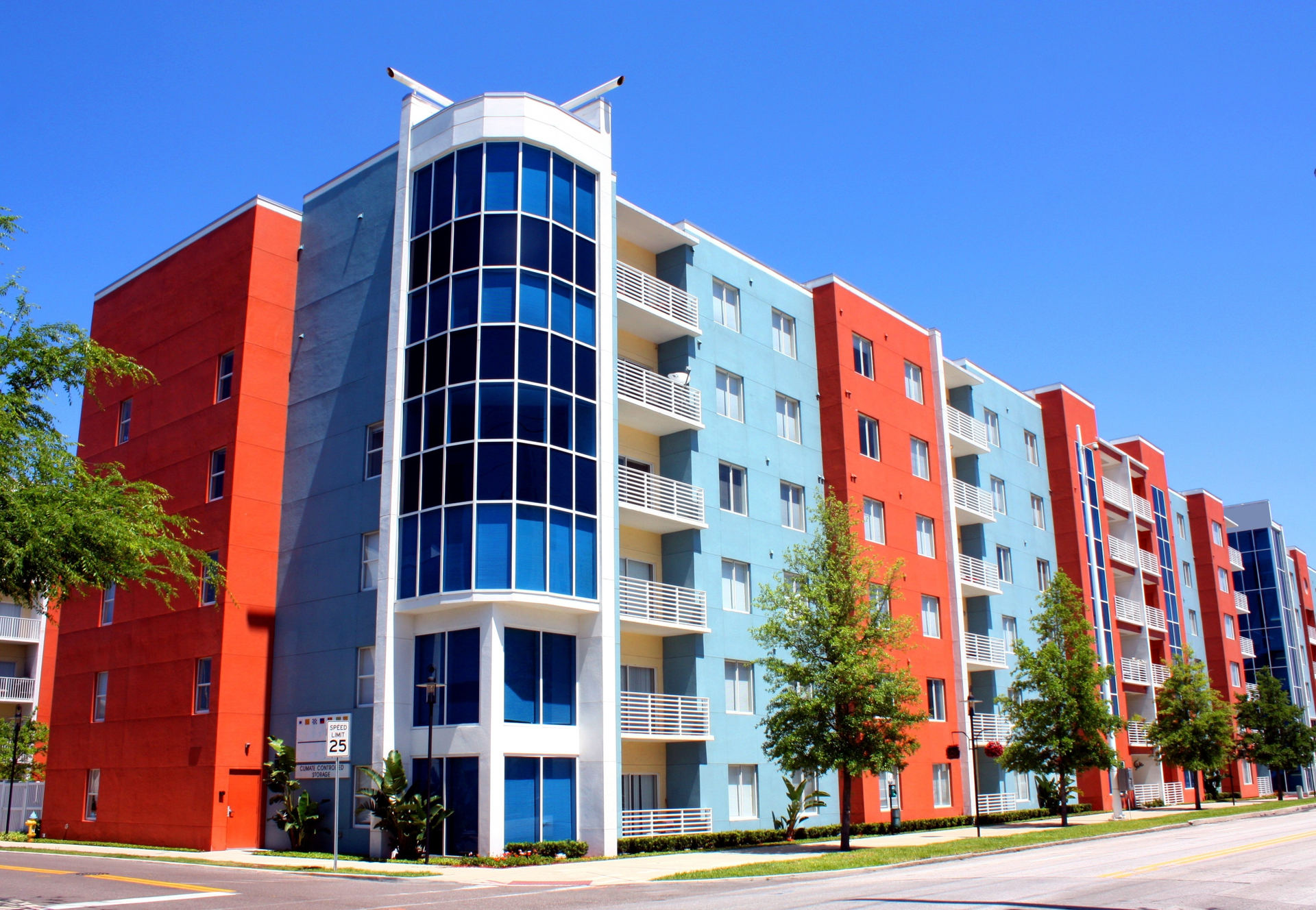 Condo Michael Ludwig Dreamstime com 5f96efa394090