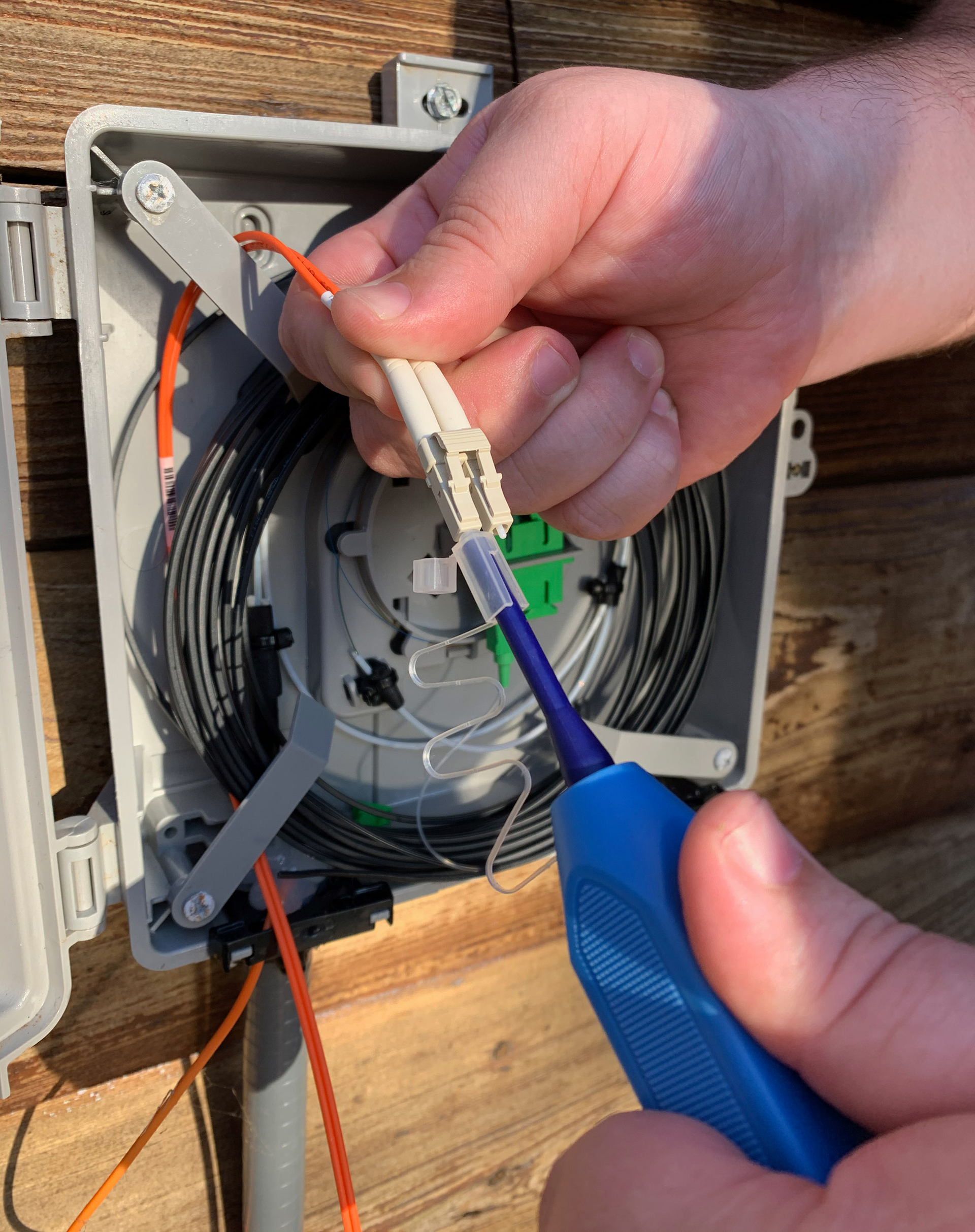 Platinum Tools Fiber Optic Cleaner In Use 6029a90d801eb