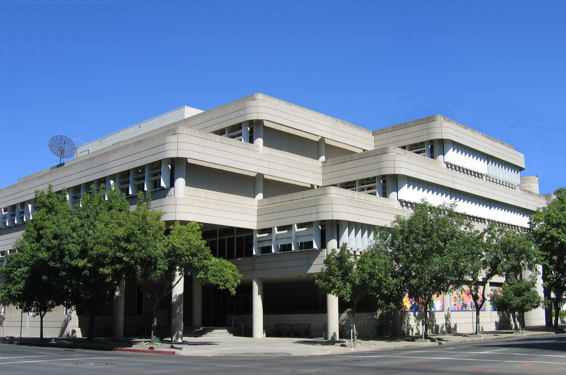 California Energy Commission Building 6123d8ebcea77