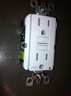 Tamper-resistant AFCI type receptacle Tamper-resistant AFCI type receptacle