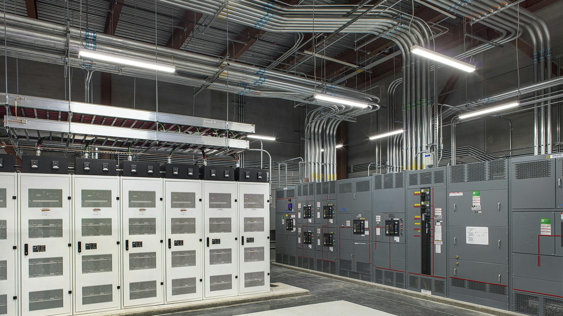 679cf5286f73cfb6e5378e75 Data Center Electrical Infrastructure Image 2