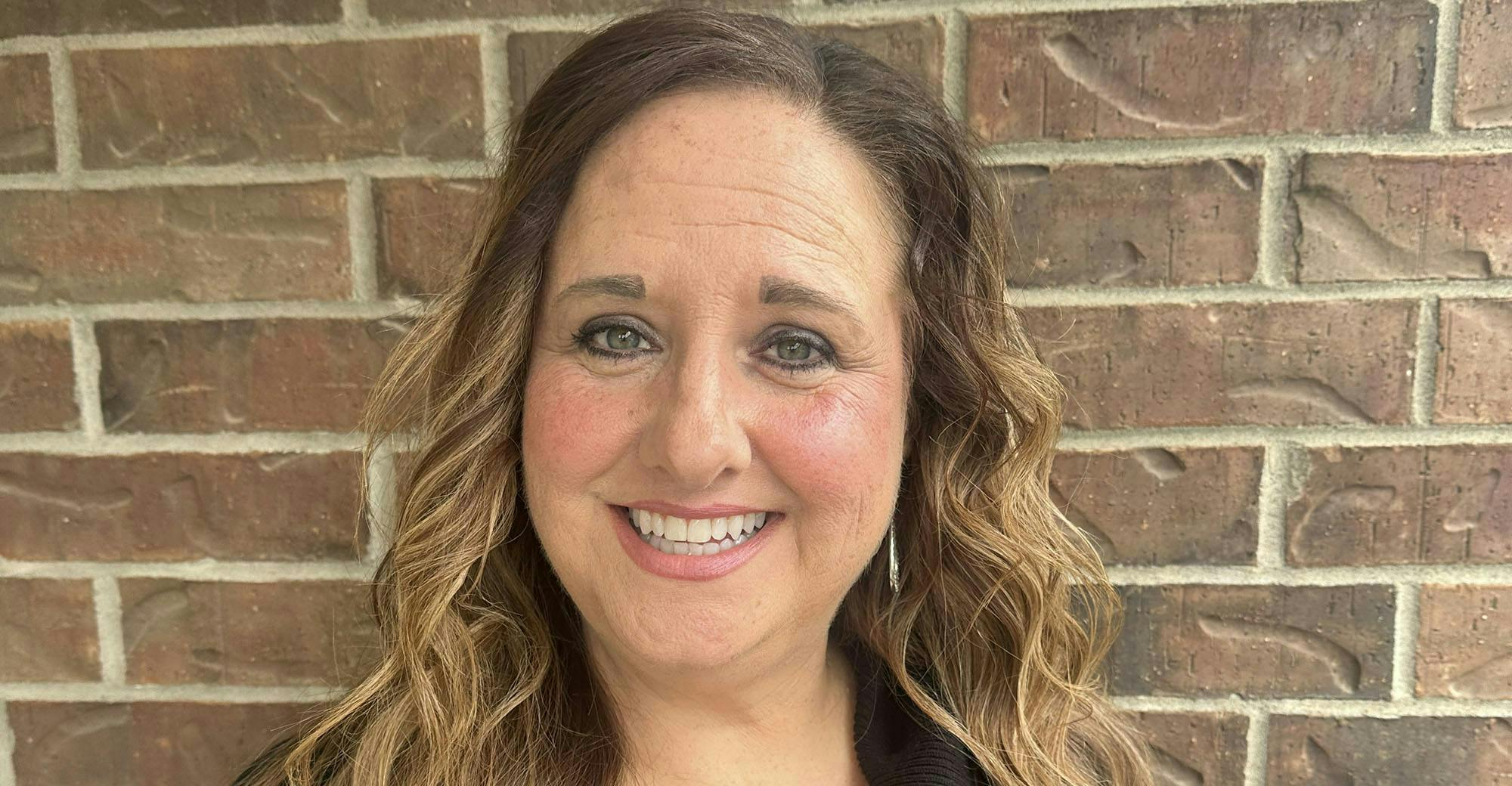 67f921cdd14ddfa9a306f6d5 Ellen Headshot Viewpoint