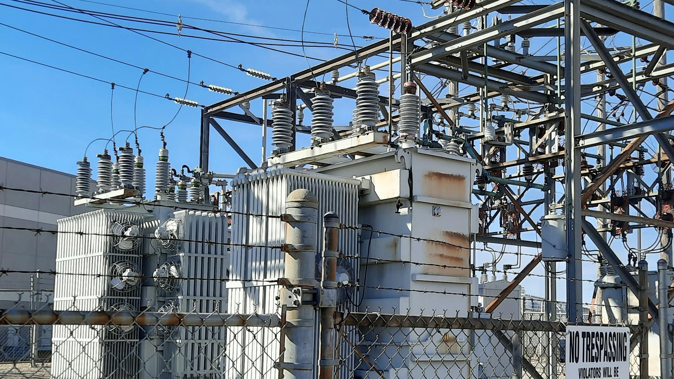 6903c8df52c224e6054222b1 Figure 1 Oil Filled Transformers