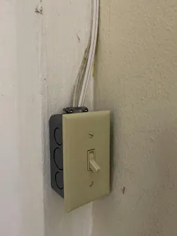 Lousy use of amp cord Lousy use of amp cord