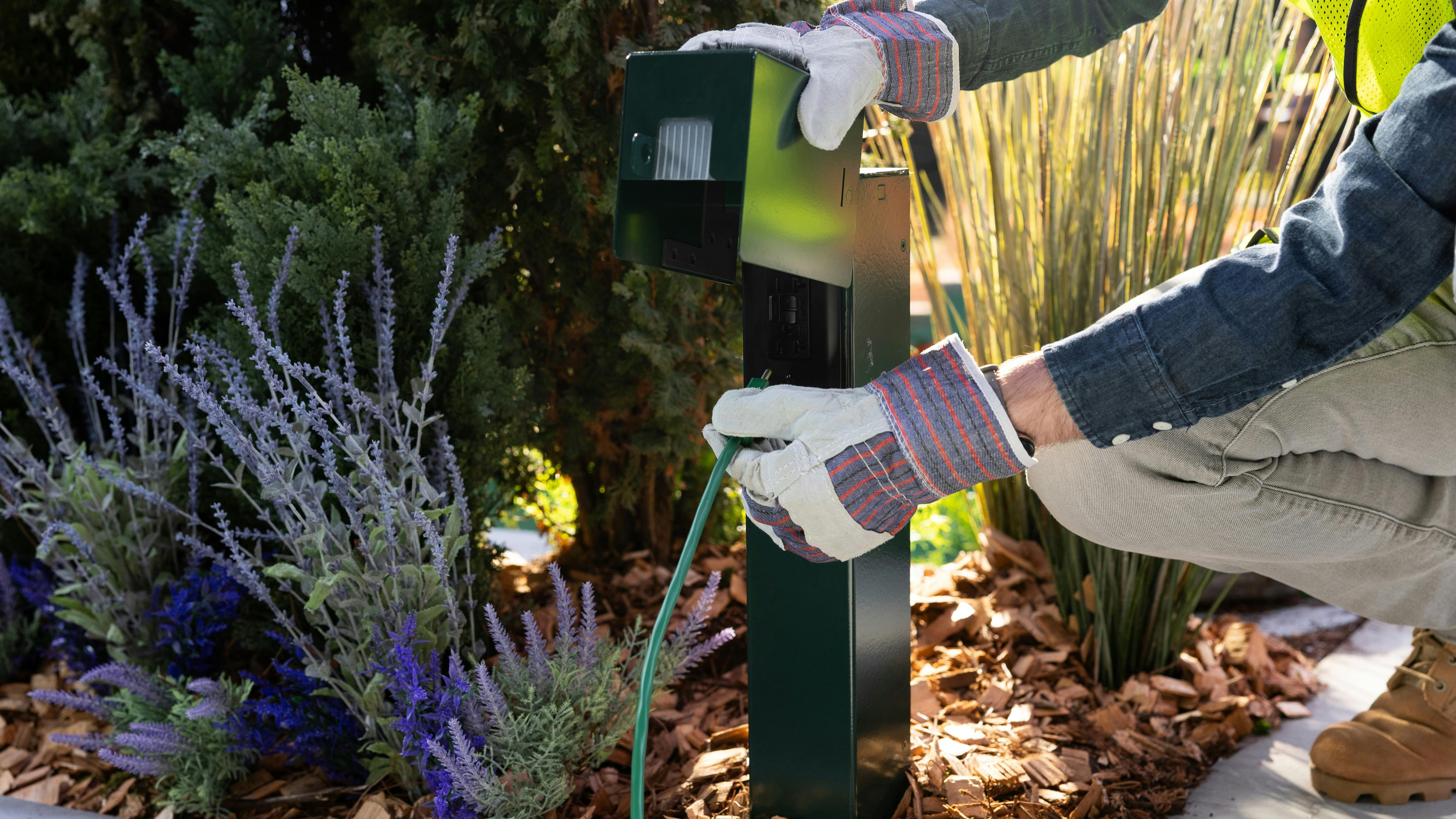 698b63753e16605674e8c870 Ewswmdirectburypowerpedestal