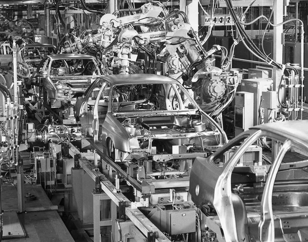 1984 Ford automated production line black & white