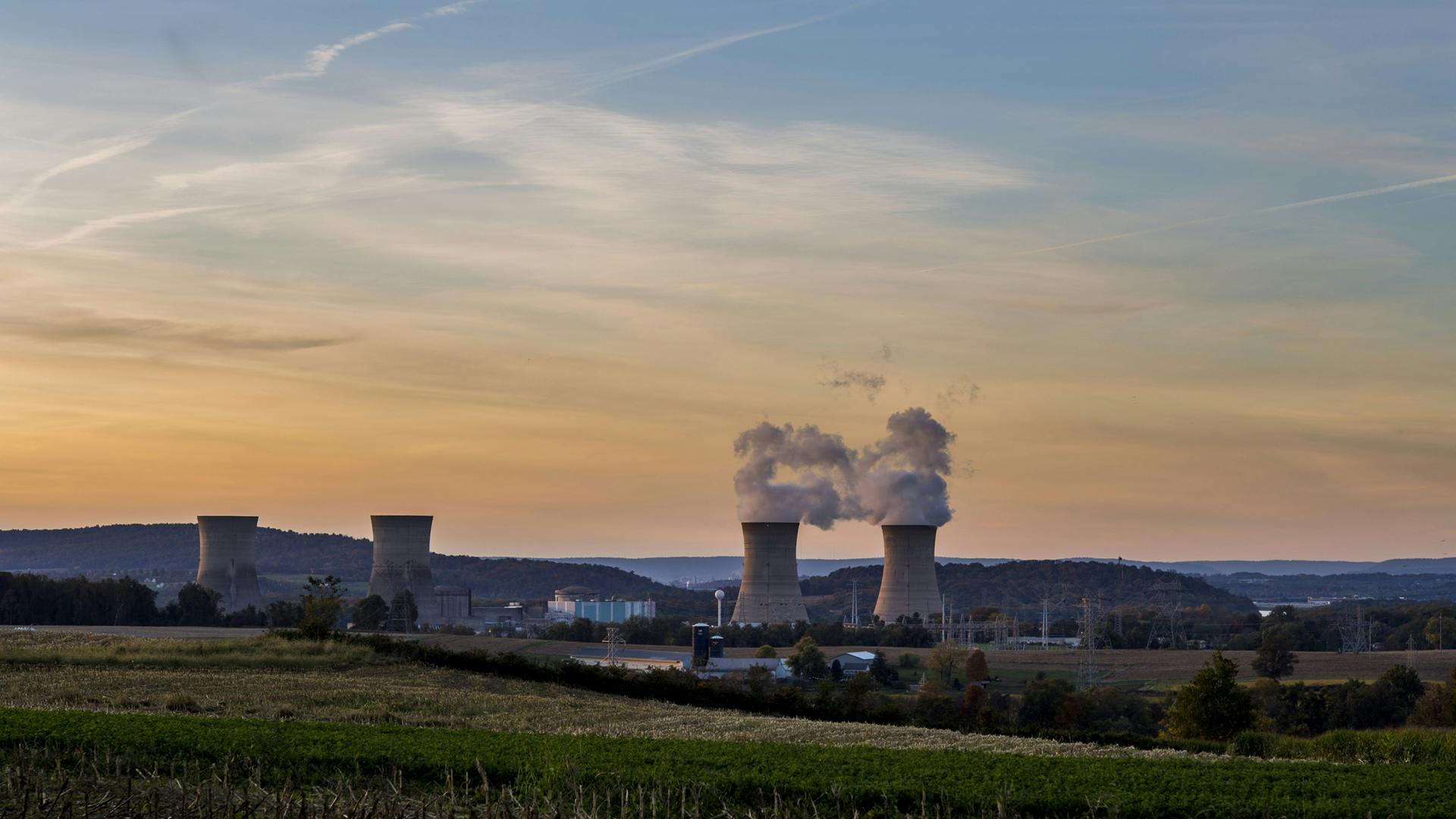 nuclear_power__57342049__yitao_liu___dreamstime