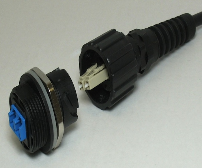 Powerelectronics 1724 Pet0715conec