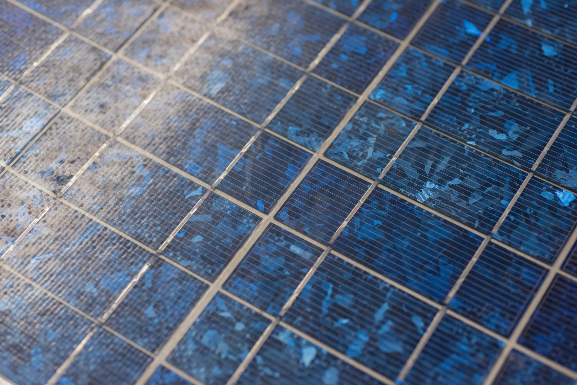 A closeup image of solar panel Massproduced silicon solar cells are typically less than 20 efficient but a new multijunction device has demonstrated an efficiency of 298 Image courtesy of Thinkstock