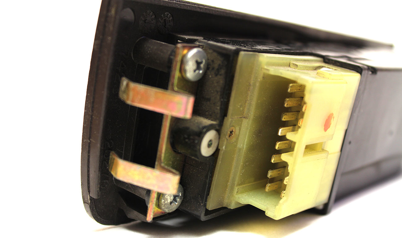 Why Automotive ECUs Need a High-Performance POL Converter