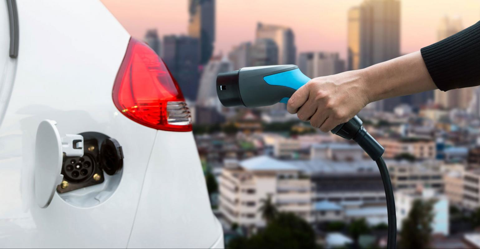 Simplify Isolated CAN, Power Interfaces for HEV 48-V Systems