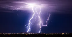 lightning-1060120946.jpg lightning-1060120946.jpg