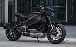 Livewire’s motor is inside the shiny silver housing at the bottom of the bike. Right above it is the black high-voltage battery, the RESS, with its cooling fins. Livewire’s motor is inside the shiny silver housing at the bottom of the bike. Right above it is the black high-voltage battery, the RESS, with its cooling fins.