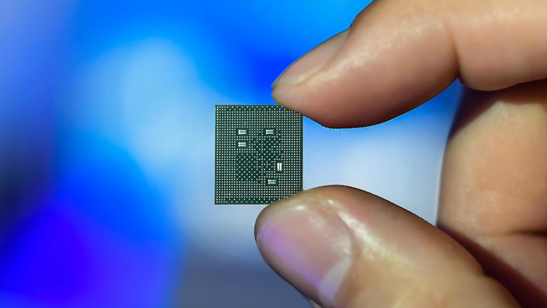 Qualcomm Integrates 5G Modem in Chips for Cheap Smartphones | Electronic  Design