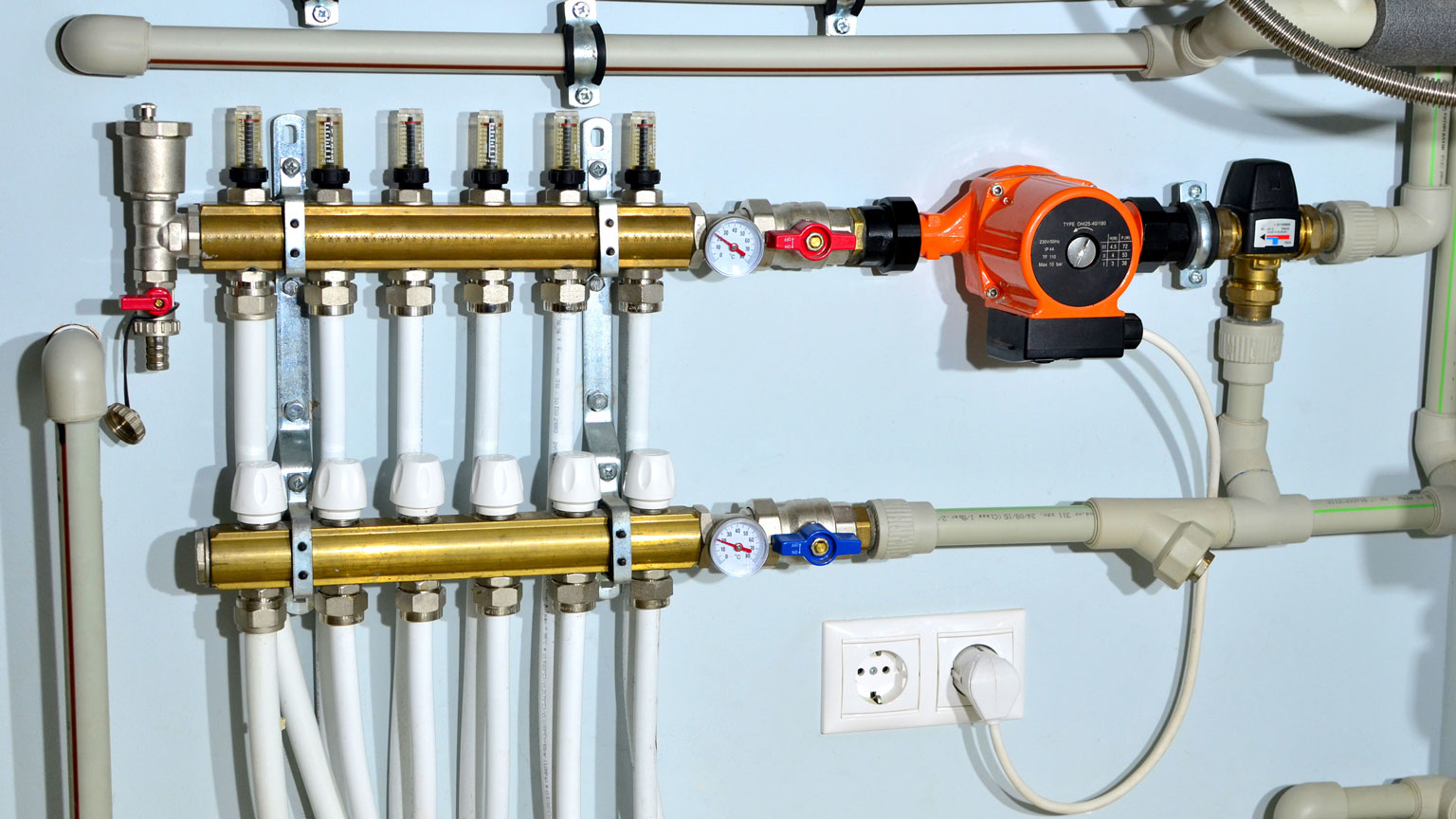 Pump159554796 Maksim Safaniuk Dreamstime 5f3adf3a087dc