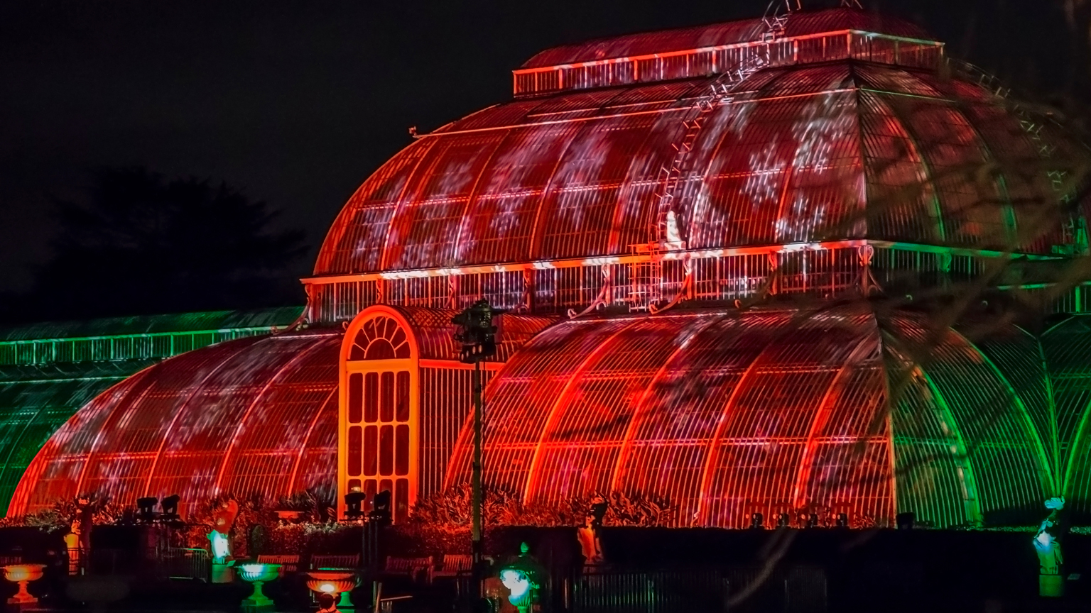 Led Ioan Florin Cnejevici Dreamstime com107390094