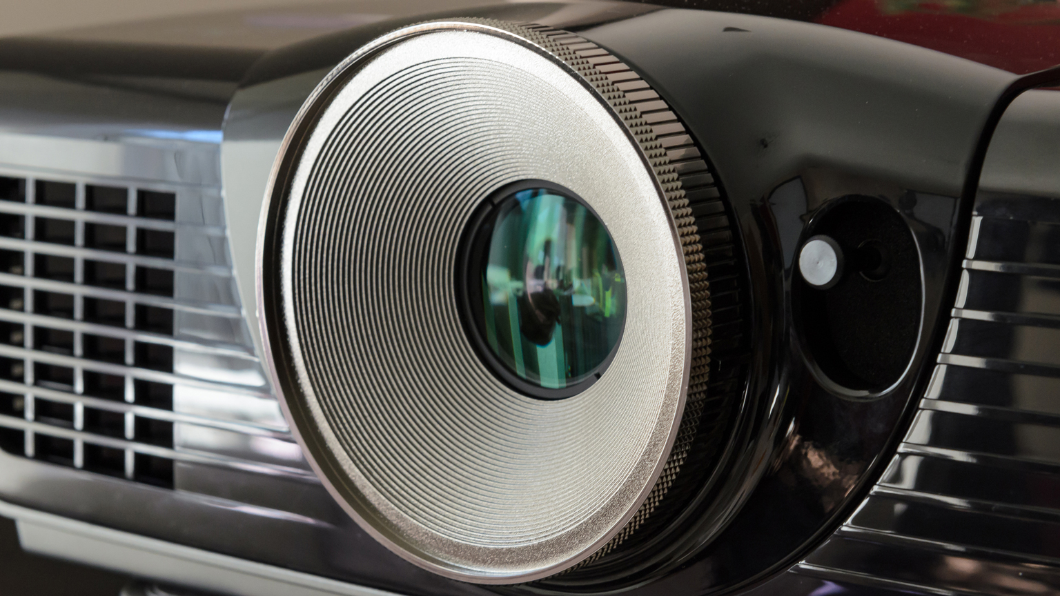 Projector Fifoprod Dreamstime 61410568bfde5