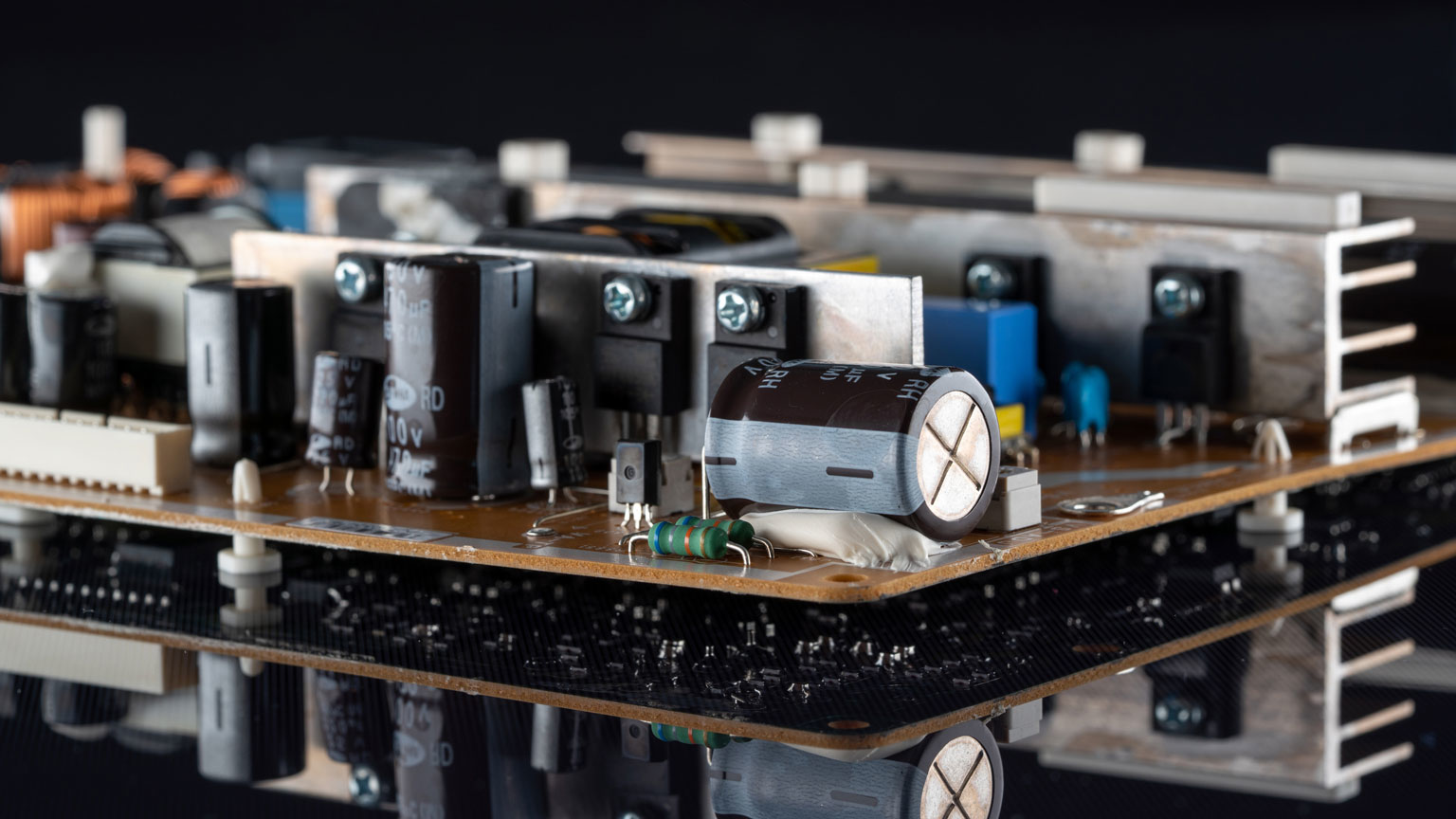 Power Supply Luchschen Dreamstime L 183244256 629f6c1391c53