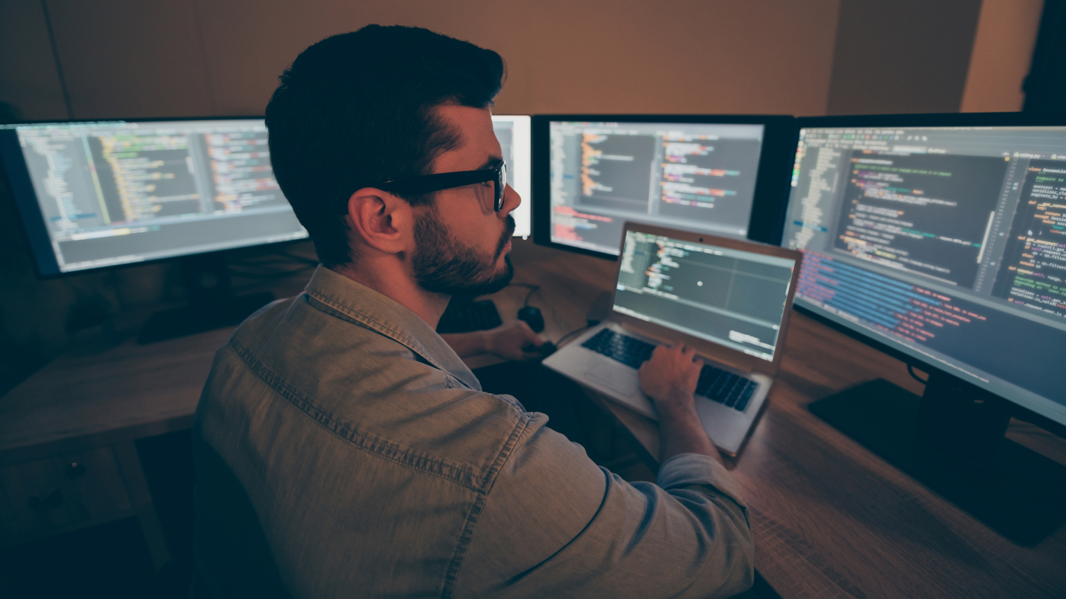 Programmer Roman Samborskyi Dreamstime L 161967117