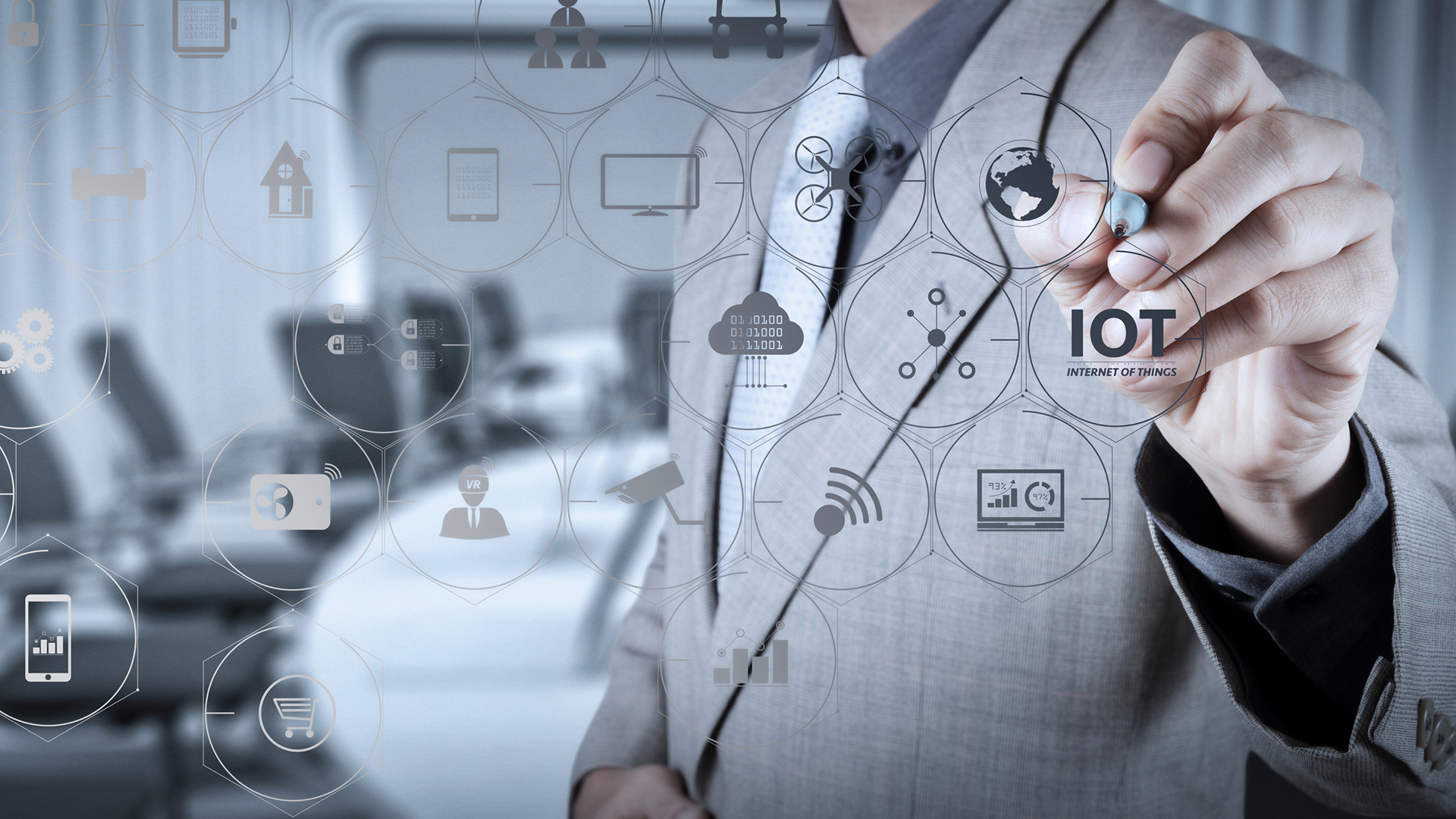 Io T Dreamstime L 118325861