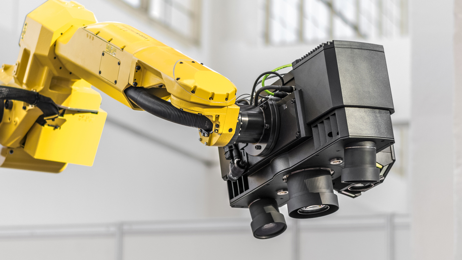 Robot Arm Dreamstime Yuri Hoyda 166510122 64c00e20c8478