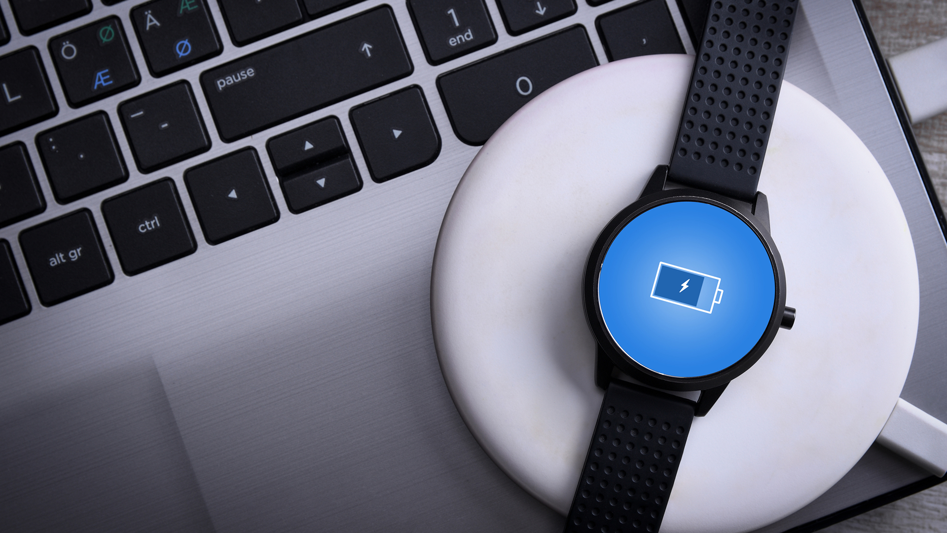 Wirelesscharging Dreamstime L 180623257