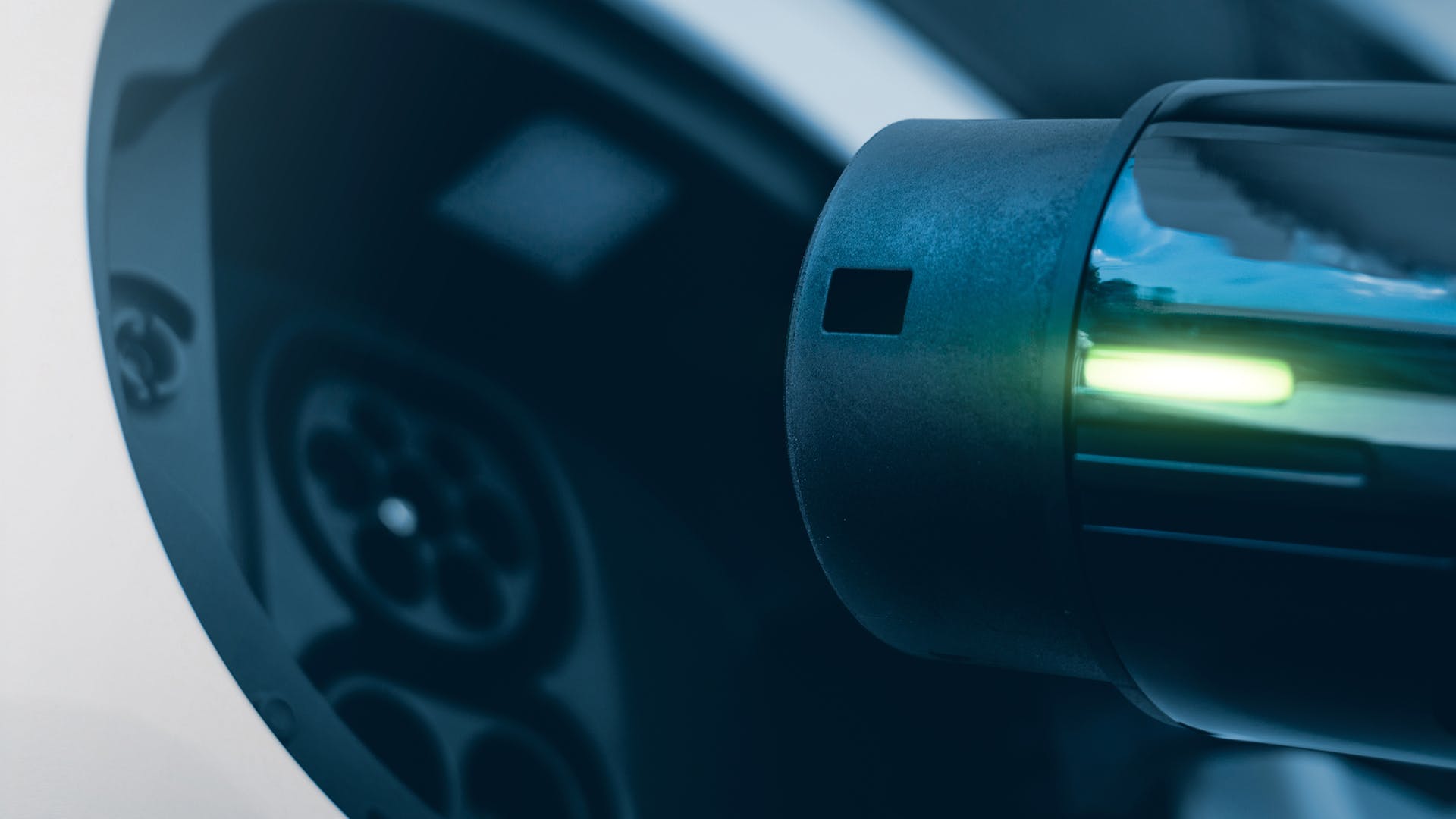 evfastcharging_dreamstime_l_297675265