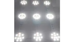 12. Lamps L1, L2, and L3 provide constant light output using the PV-Pushback-Effect. 12. Lamps L1, L2, and L3 provide constant light output using the PV-Pushback-Effect.