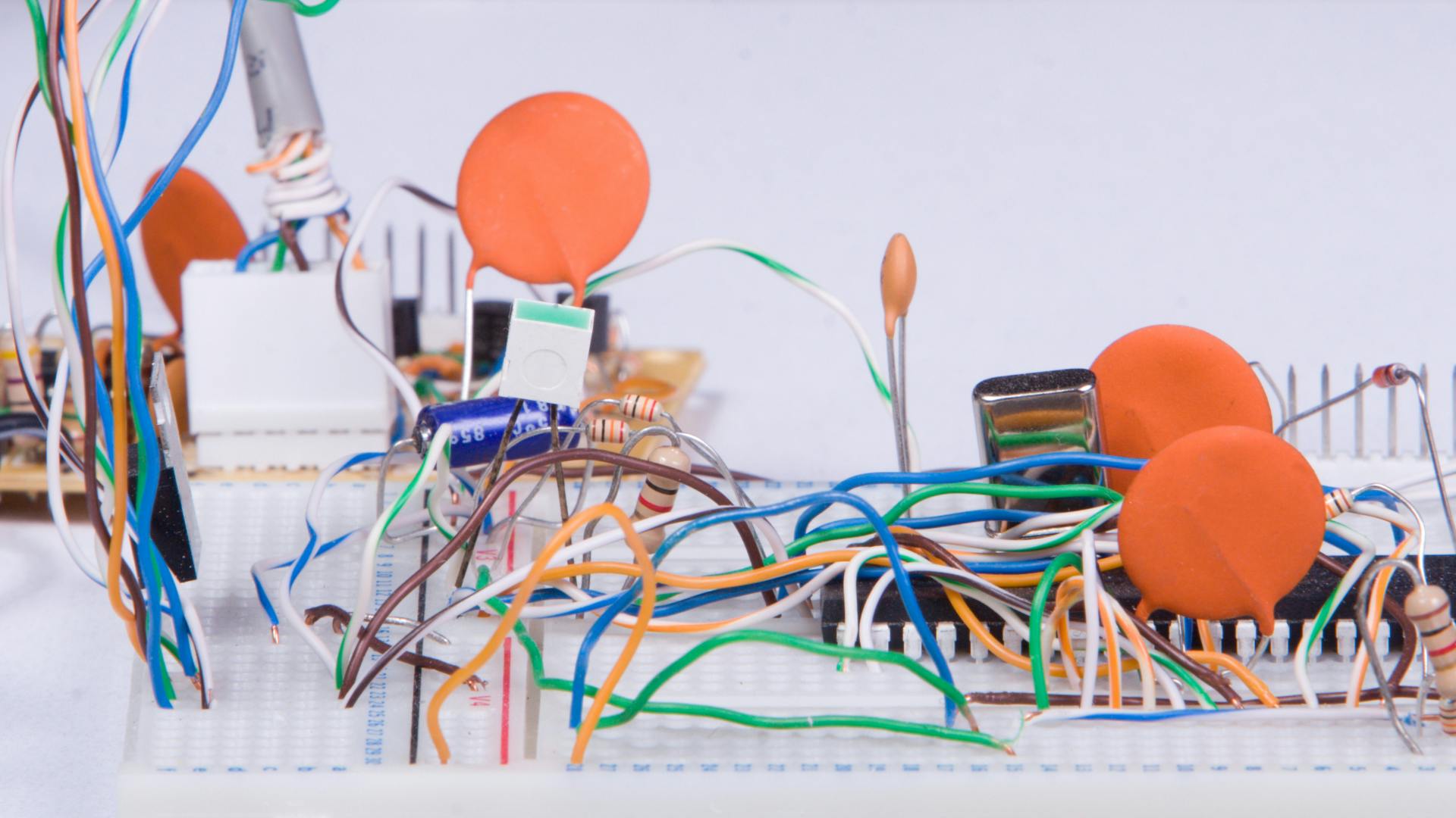 breadboard_dreamstime_l_12675825