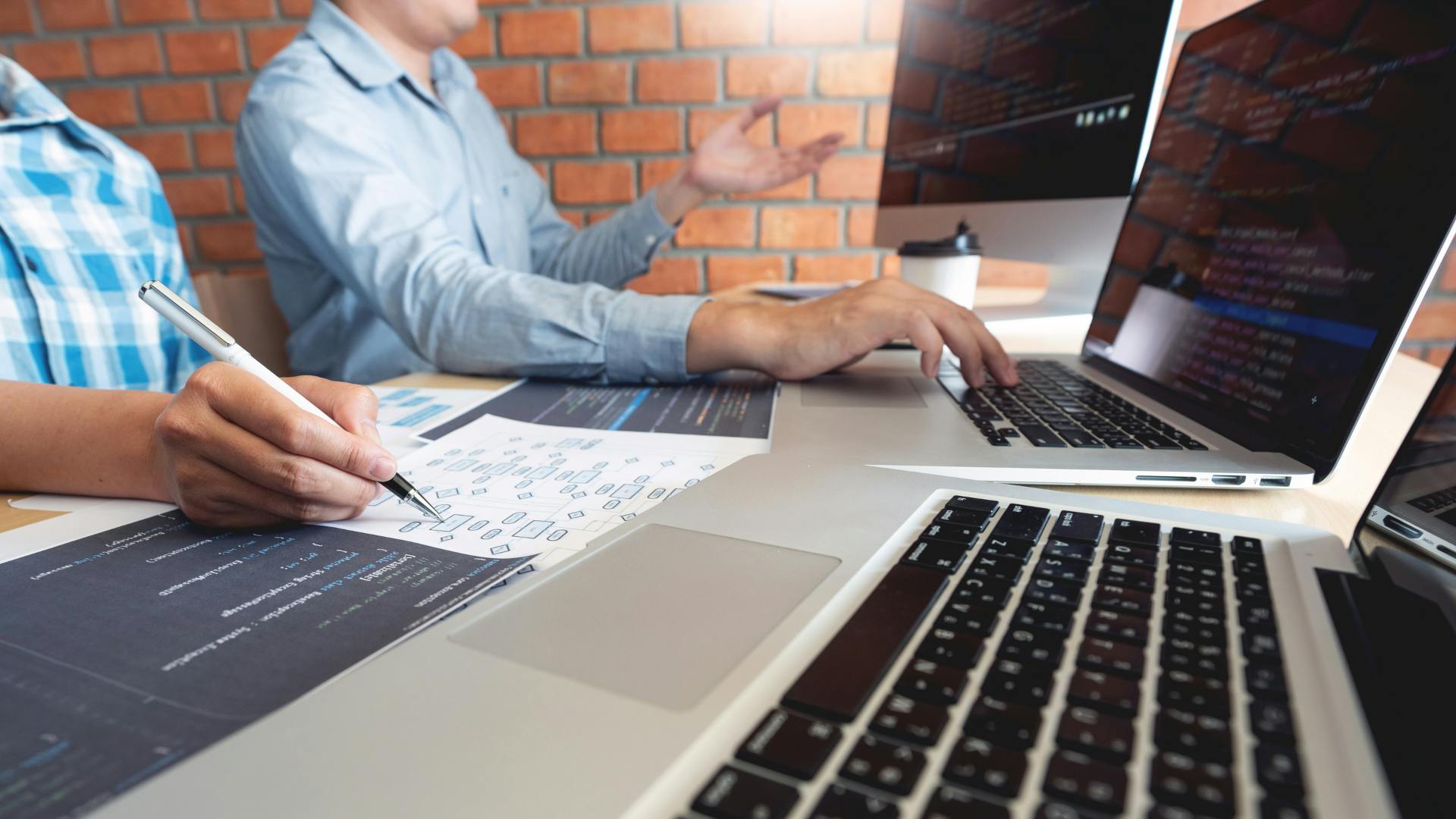 softwareengineer_dreamstime_l_147474082