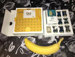 What’s in the box of the Arduino Plug and Make Kit? Banana not included. What’s in the box of the Arduino Plug and Make Kit? Banana not included.