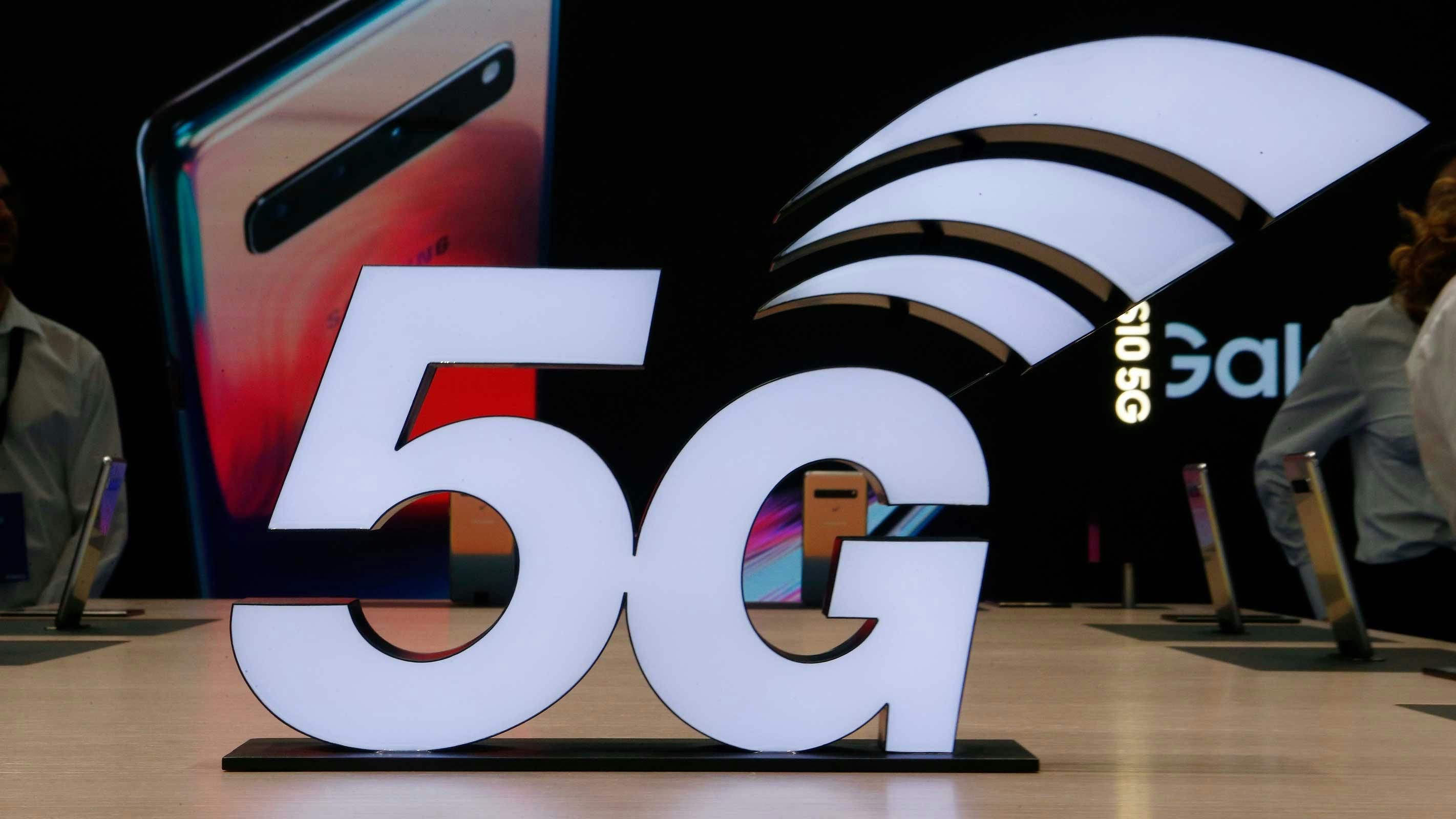 5g_dreamstime_blurf_140715585