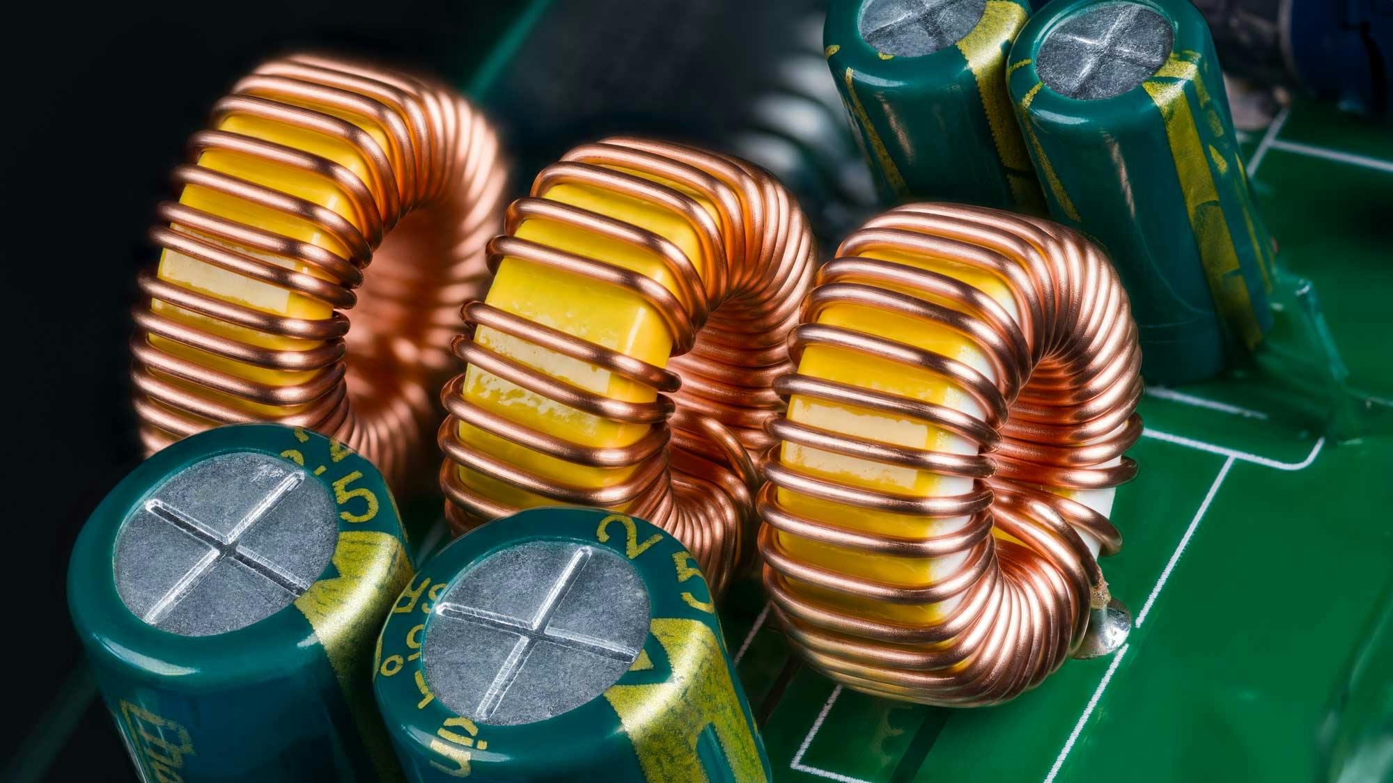 dreamstime_kpixmining_229797125