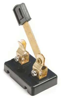 1. The venerable SPST knife switch has been used since the earliest days of electricity and is still useful and available, but it’s totally unsuitable for modern gigahertz functions. 1. The venerable SPST knife switch has been used since the earliest days of electricity and is still useful and available, but it’s totally unsuitable for modern gigahertz functions.