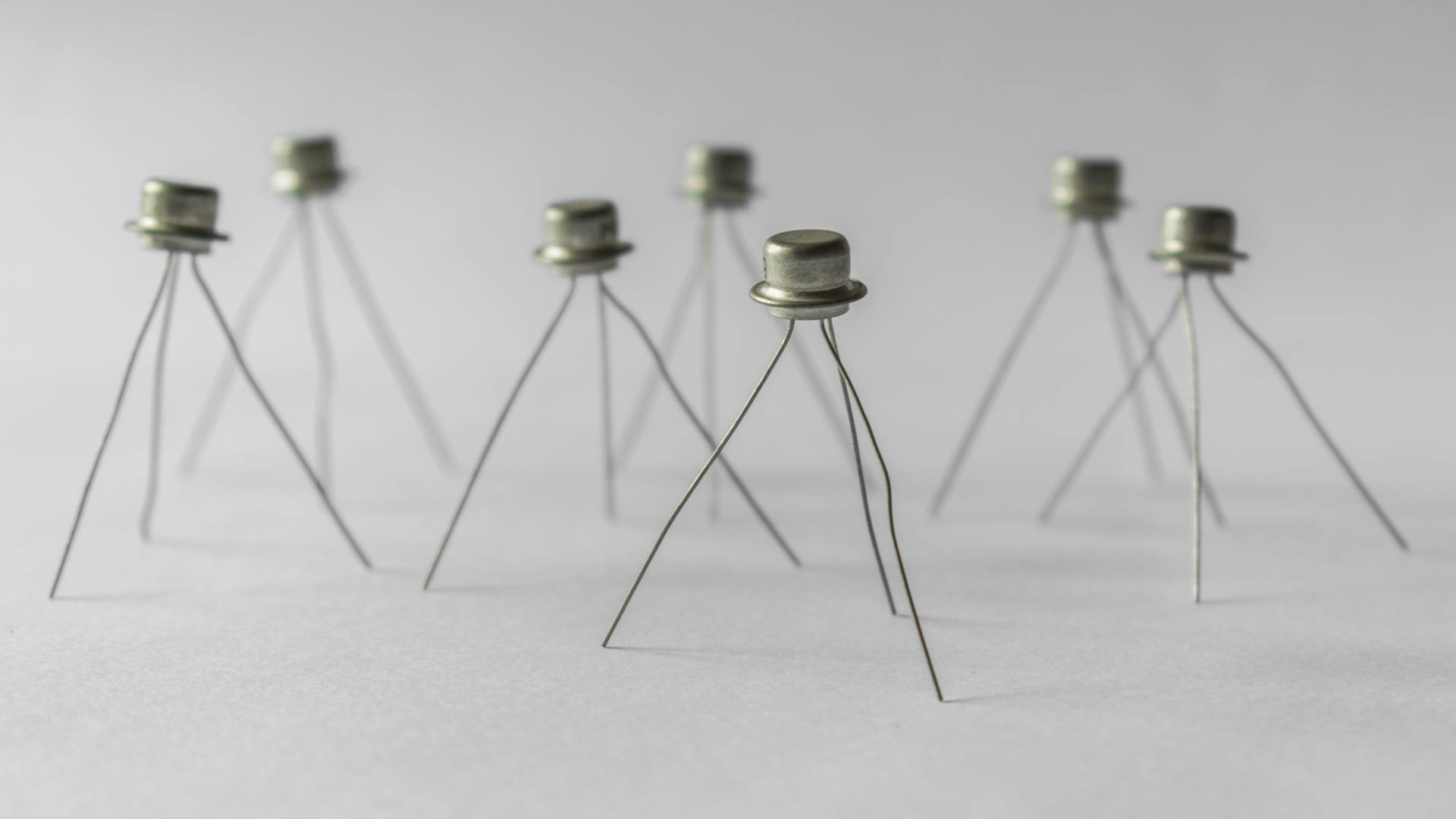 677c2bc65d3ed409db4d4b0a Transistors Dreamstime 104689982