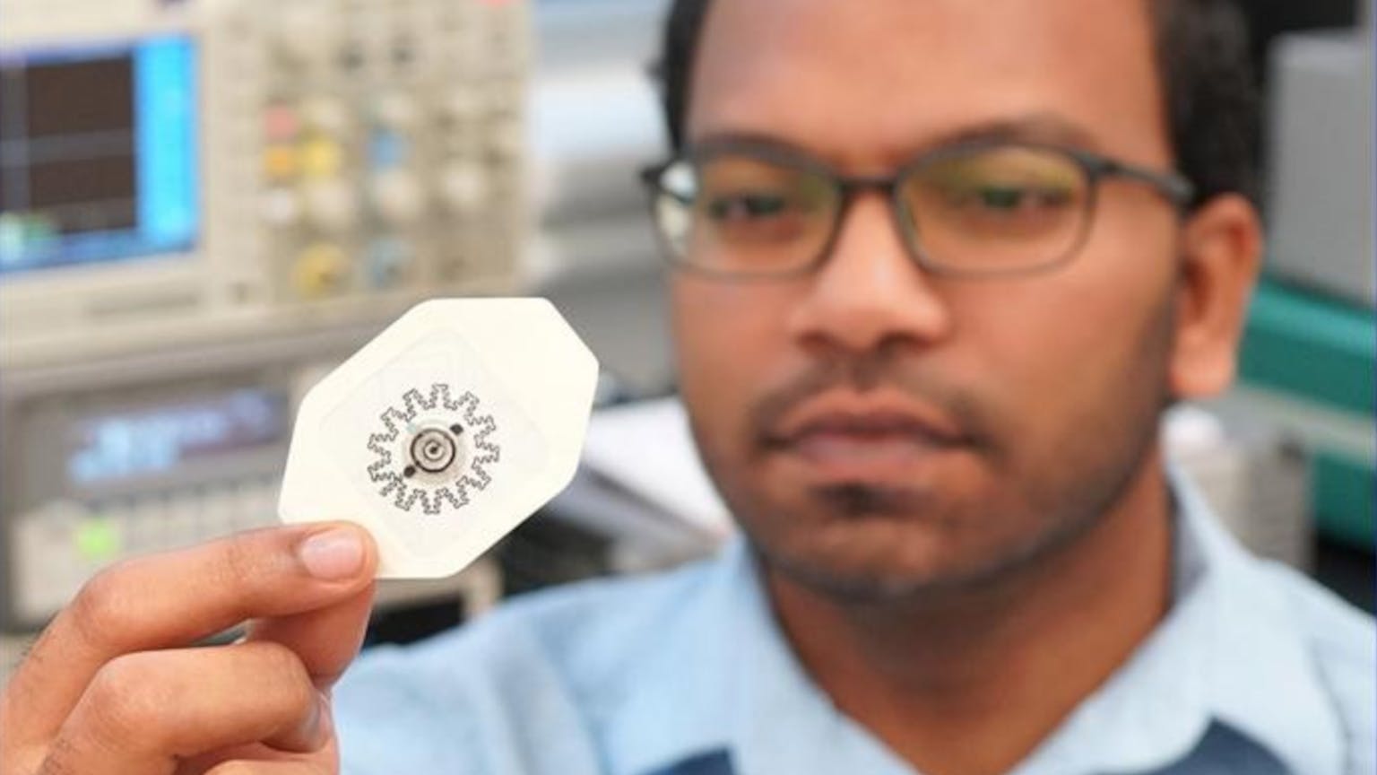 67855d56caf3d052df36021d Ed Interest Electric Medical Patch Vert