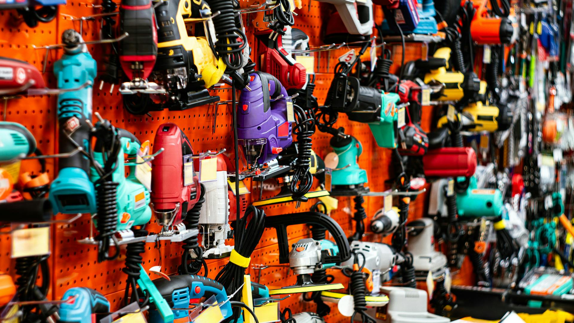 powertools_dreamstime_l_355525014