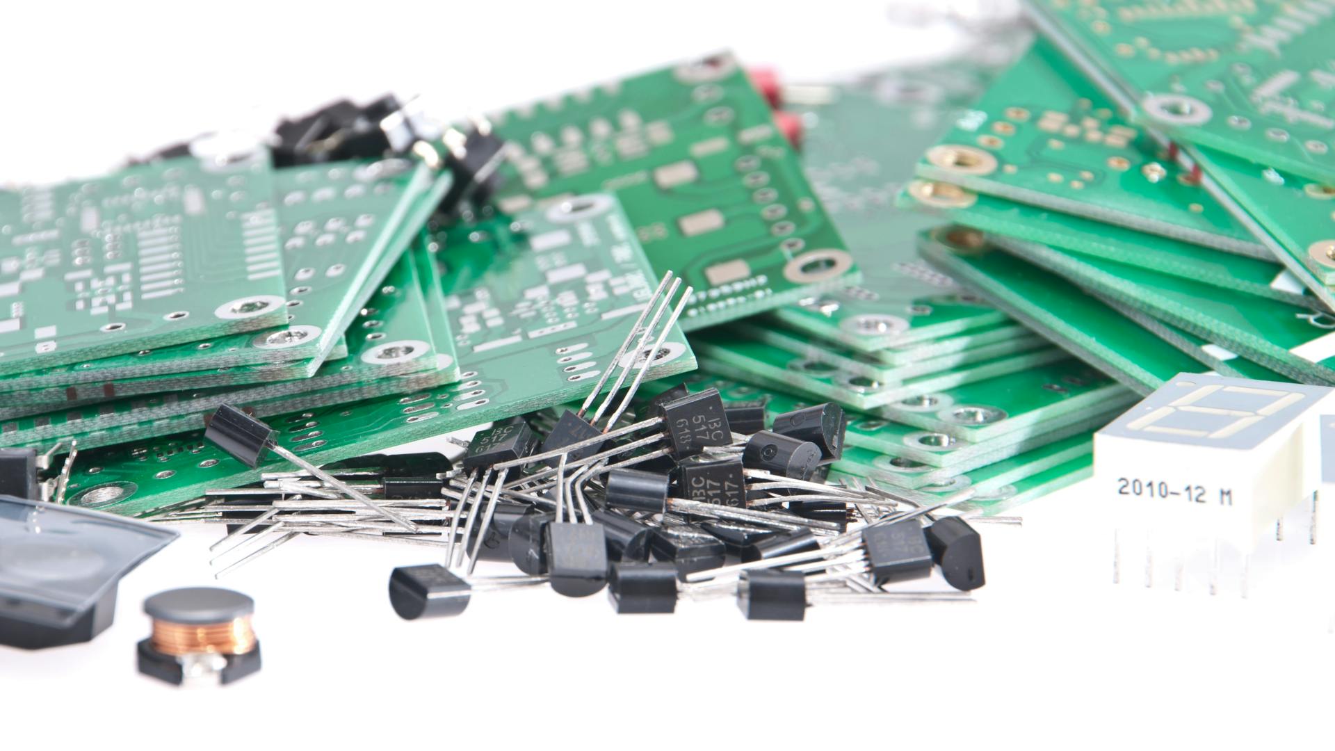 pcbcomponents_dreamstime_l_24759033